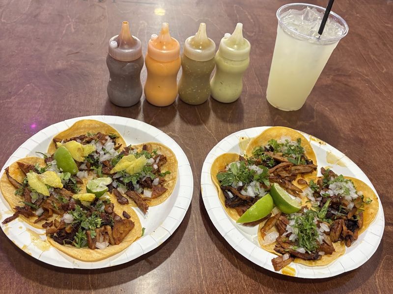 Taqueria Los Cuates food